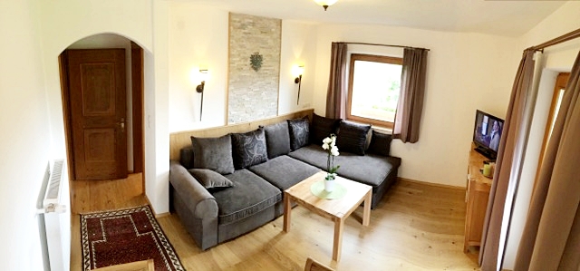 Ferienwohnung Tirol – Balkon mit Ausblick